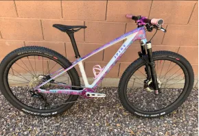 BTLOS Asymmetric XC Trail All Mountain Carbon Wheelset – Customer Bike