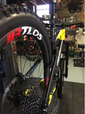 Commissioning a downhill bike with BTLOS carbon fiber wheels