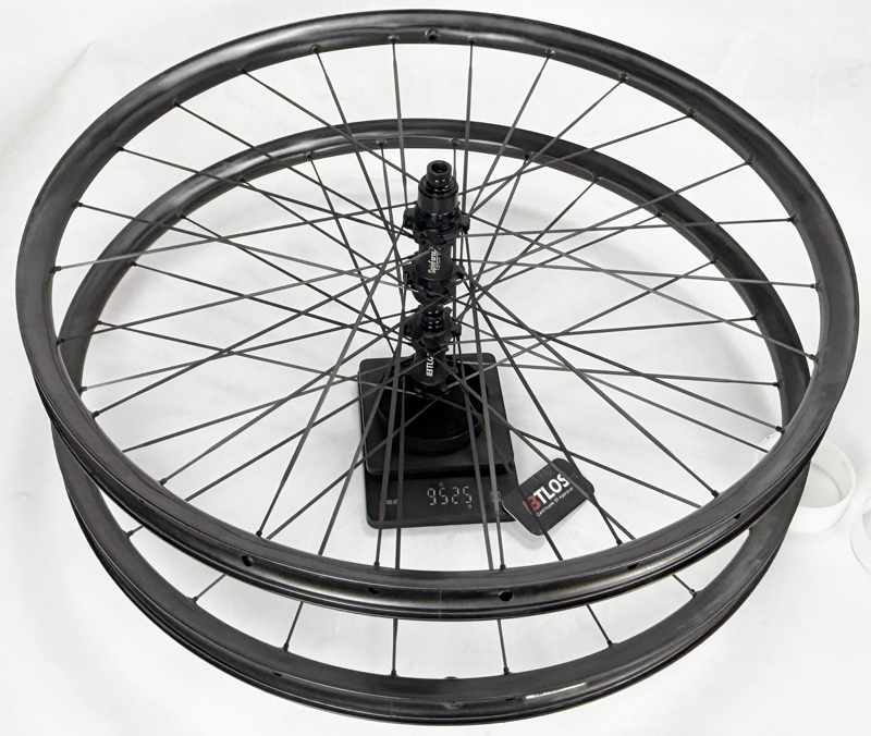 INTEGRA X30 wheelset wheight only 952g